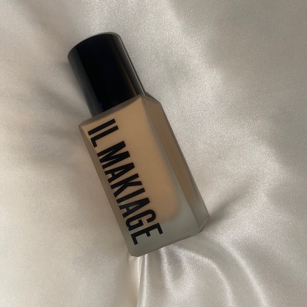 IL MAKIAGE I WOKE UP LIKE THIS FOUNDATION — shade 060